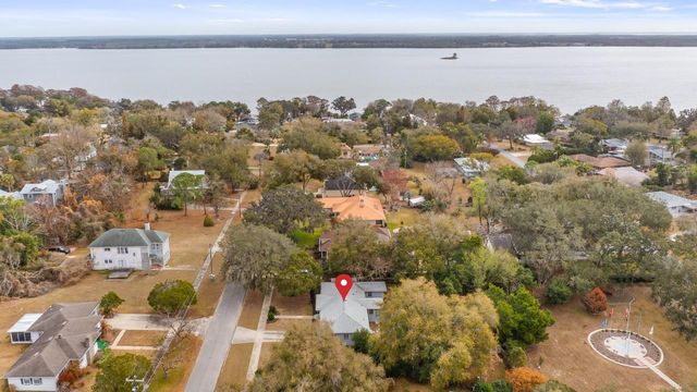 107 E MAGNOLIA AVENUE, Howey In The Hills, FL 34737