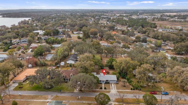 107 E MAGNOLIA AVENUE, Howey In The Hills, FL 34737