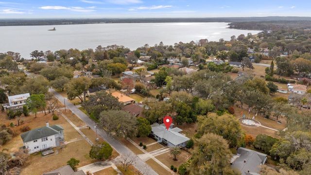 107 E MAGNOLIA AVENUE, Howey In The Hills, FL 34737