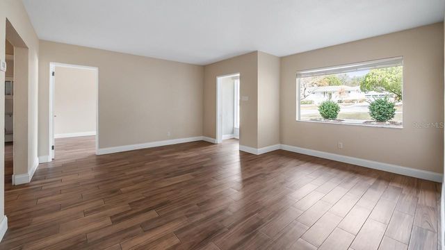 107 E MAGNOLIA AVENUE, Howey In The Hills, FL 34737