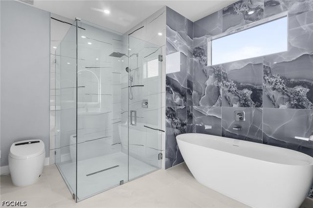 141 SW 35th AVE, Cape Coral, FL 33991