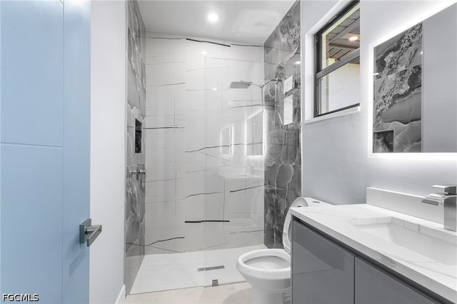 141 SW 35th AVE, Cape Coral, FL 33991