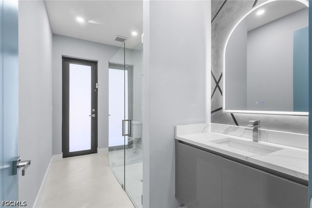 141 SW 35th AVE, Cape Coral, FL 33991