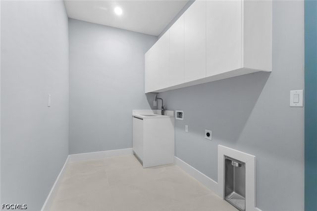 141 SW 35th AVE, Cape Coral, FL 33991