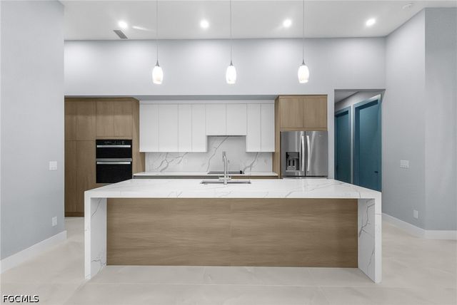 141 SW 35th AVE, Cape Coral, FL 33991