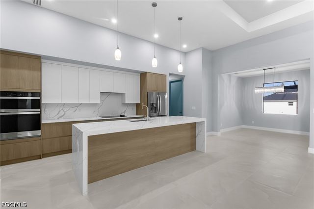 141 SW 35th AVE, Cape Coral, FL 33991