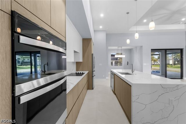 141 SW 35th AVE, Cape Coral, FL 33991