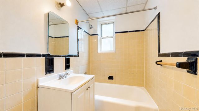 41-50 78th Street 319, Elmhurst, NY 11373