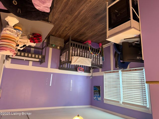 6810 Greenwood Rd, Louisville, KY 40258