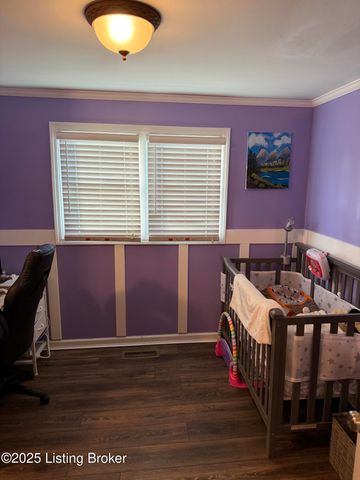 6810 Greenwood Rd, Louisville, KY 40258