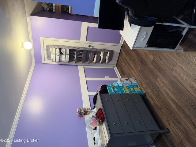 6810 Greenwood Rd, Louisville, KY 40258