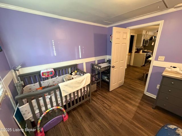 6810 Greenwood Rd, Louisville, KY 40258