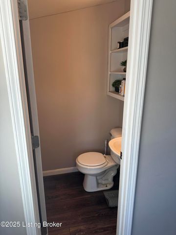 6810 Greenwood Rd, Louisville, KY 40258