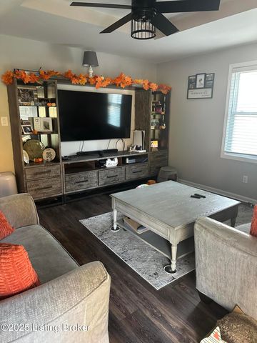 6810 Greenwood Rd, Louisville, KY 40258