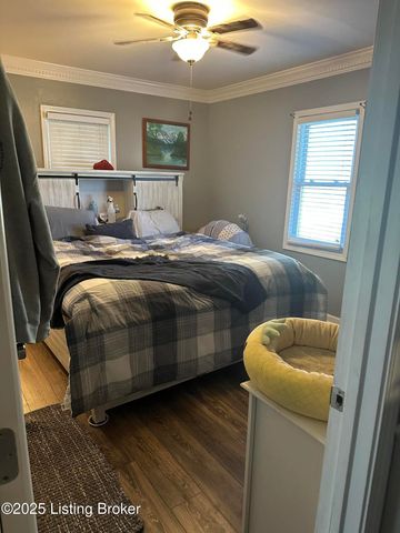 6810 Greenwood Rd, Louisville, KY 40258