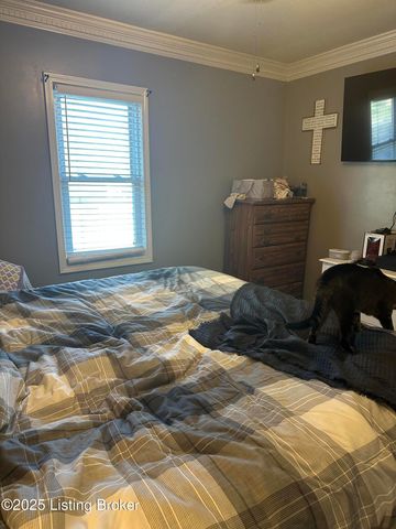 6810 Greenwood Rd, Louisville, KY 40258