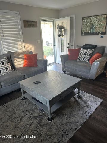 6810 Greenwood Rd, Louisville, KY 40258