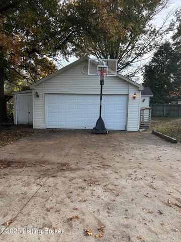 6810 Greenwood Rd, Louisville, KY 40258