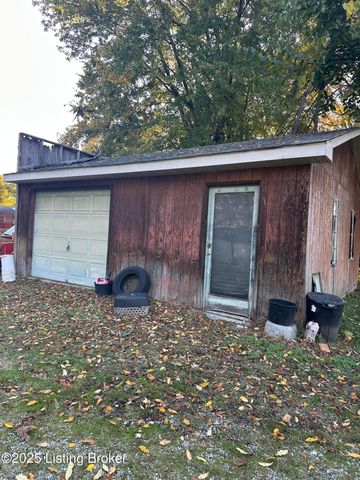 6810 Greenwood Rd, Louisville, KY 40258