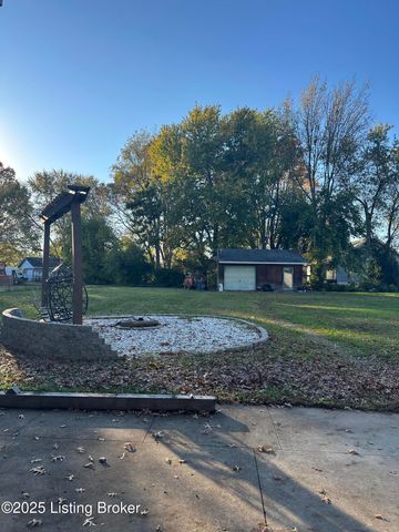 6810 Greenwood Rd, Louisville, KY 40258