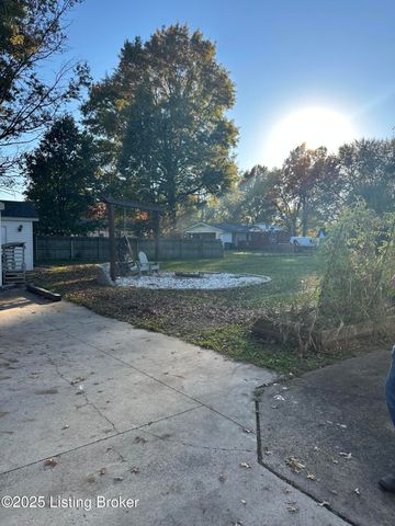 6810 Greenwood Rd, Louisville, KY 40258