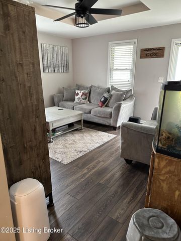 6810 Greenwood Rd, Louisville, KY 40258