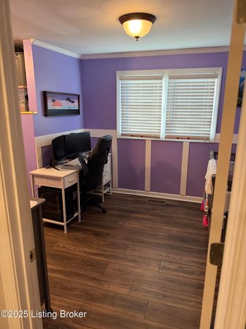 6810 Greenwood Rd, Louisville, KY 40258