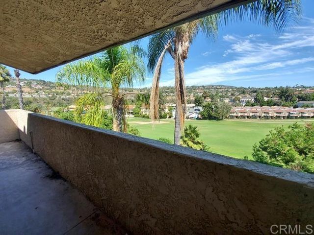 2625 Pirineos Way 323, Carlsbad, CA 92009
