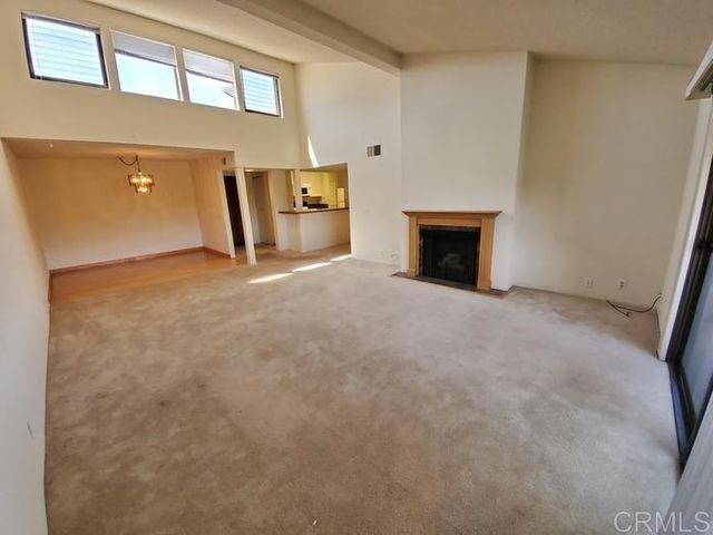 2625 Pirineos Way 323, Carlsbad, CA 92009