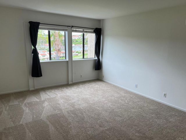 2625 Pirineos Way 323, Carlsbad, CA 92009