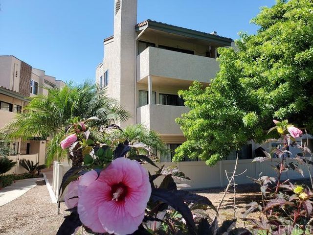 2625 Pirineos Way 323, Carlsbad, CA 92009