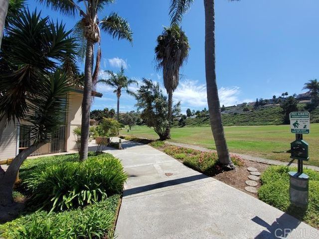 2625 Pirineos Way 323, Carlsbad, CA 92009
