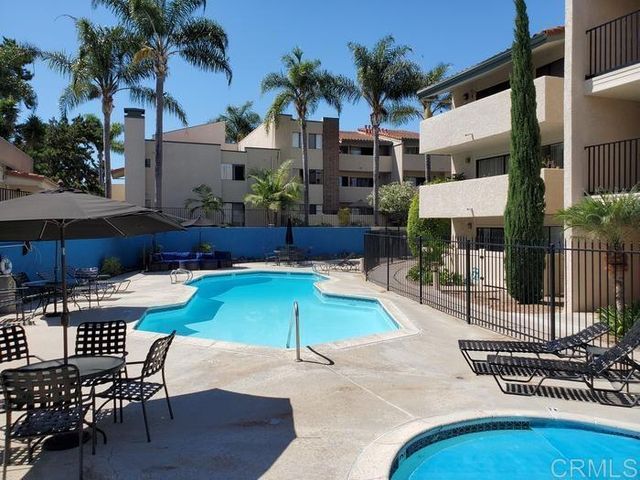 2625 Pirineos Way 323, Carlsbad, CA 92009