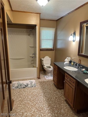 2695 Ash Meadows Boulevard, Zanesville, OH 43701