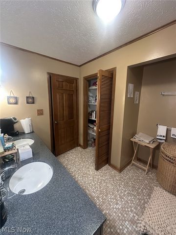 2695 Ash Meadows Boulevard, Zanesville, OH 43701