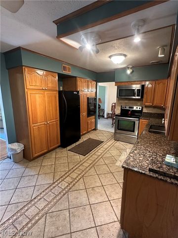 2695 Ash Meadows Boulevard, Zanesville, OH 43701