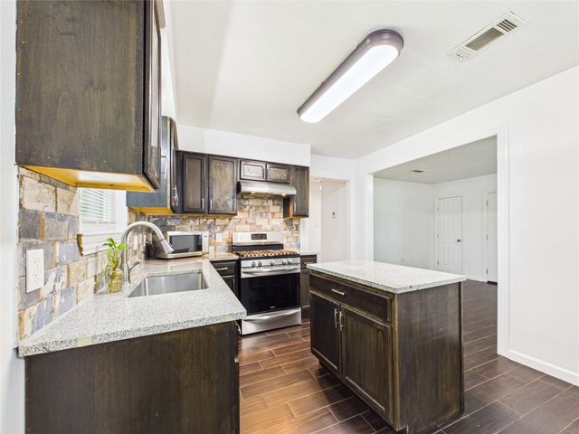 2127 Nell Street, Houston, TX 77034