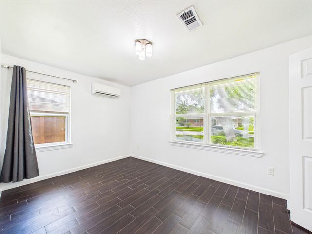 2127 Nell Street, Houston, TX 77034