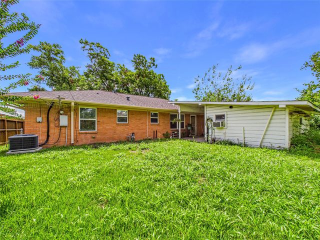 2127 Nell Street, Houston, TX 77034