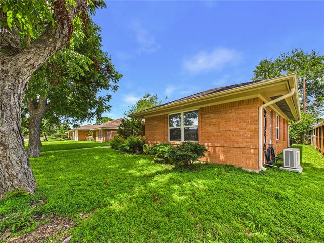 2127 Nell Street, Houston, TX 77034