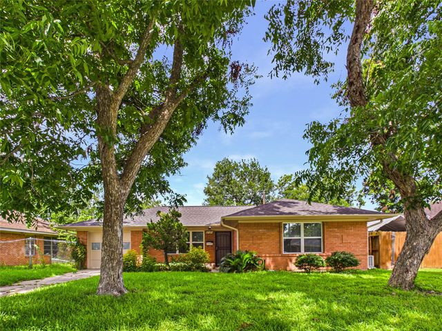 2127 Nell Street, Houston, TX 77034