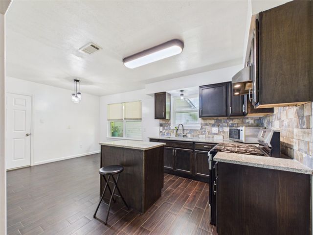 2127 Nell Street, Houston, TX 77034