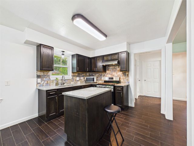 2127 Nell Street, Houston, TX 77034