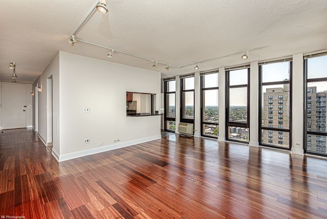 6700 S South Shore Drive 22G, Chicago, IL 60649