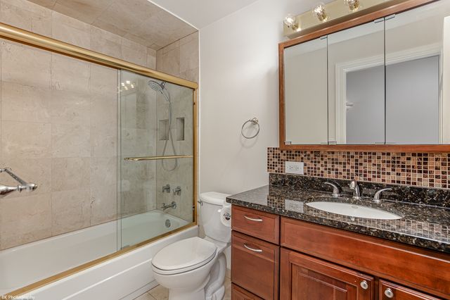 6700 S South Shore Drive 22G, Chicago, IL 60649