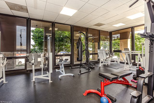 6700 S South Shore Drive 22G, Chicago, IL 60649