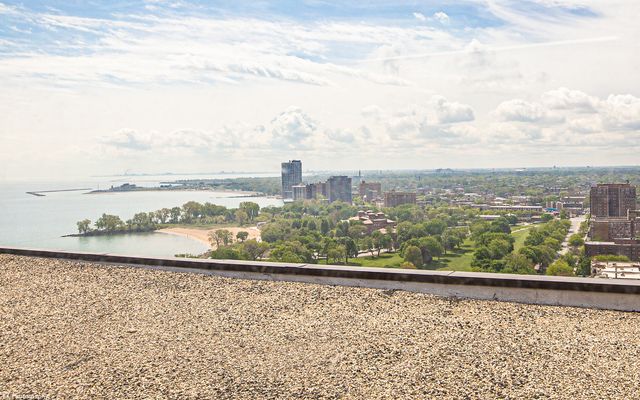 6700 S South Shore Drive 22G, Chicago, IL 60649