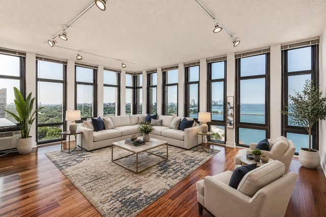 6700 S South Shore Drive 22G, Chicago, IL 60649