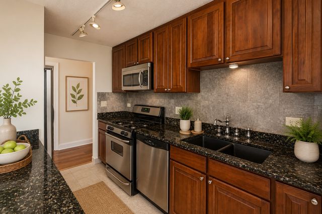 6700 S South Shore Drive 22G, Chicago, IL 60649