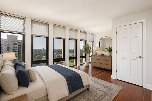 6700 S South Shore Drive 22G, Chicago, IL 60649